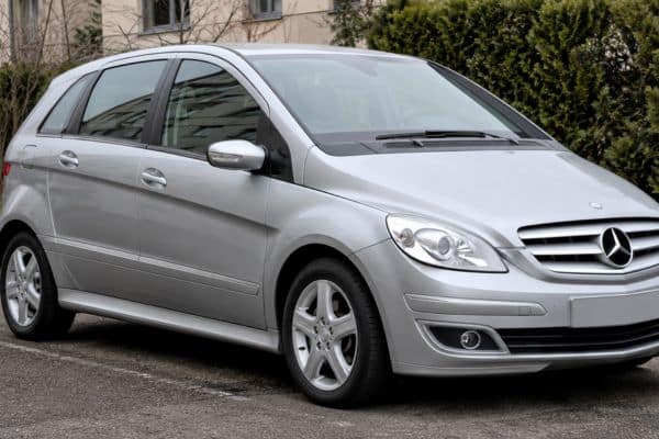 Mercedes Classe B W245 de 2005 à 2011 garée seule