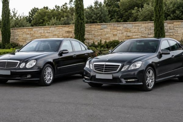 Mercedes Classe E W211 et une Mercedes Classe E W212
